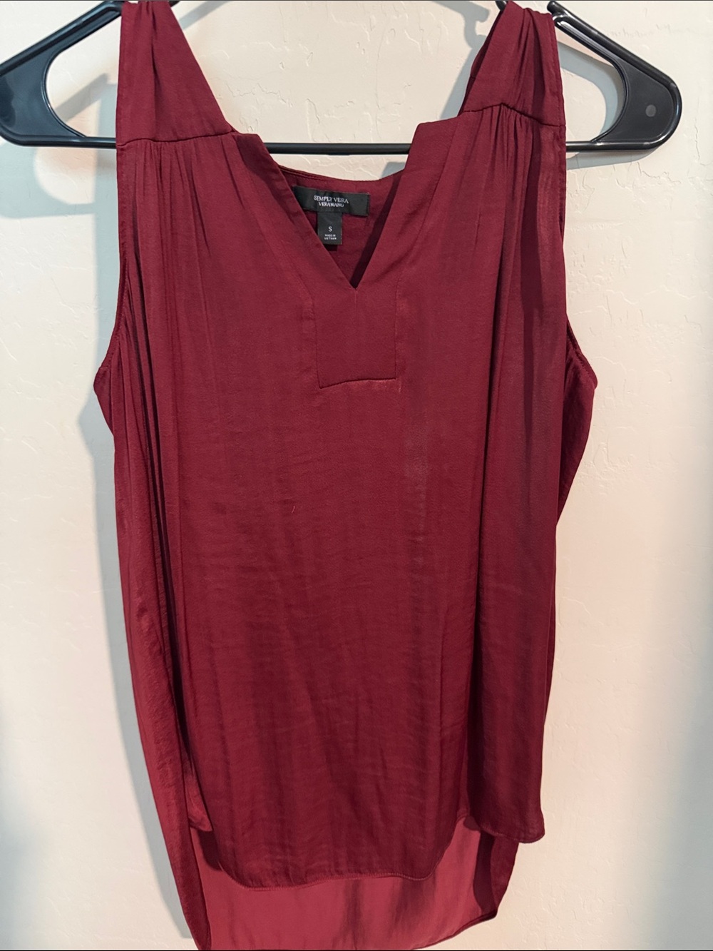 Simply Vera Burgundy V-Neck Sleeveless Camisole